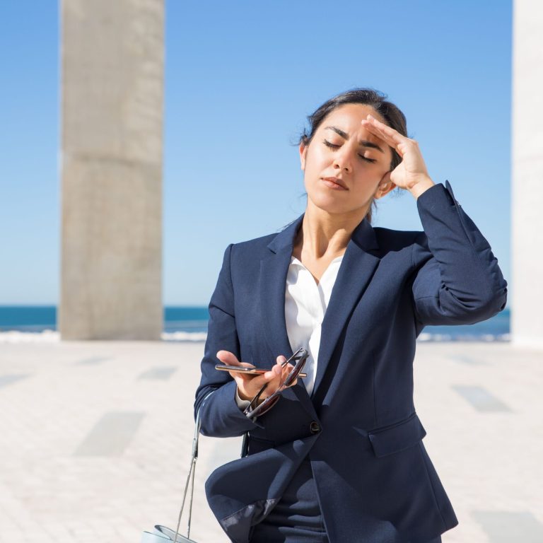 Mujer aturdida. Efectos psicológicos del calor.